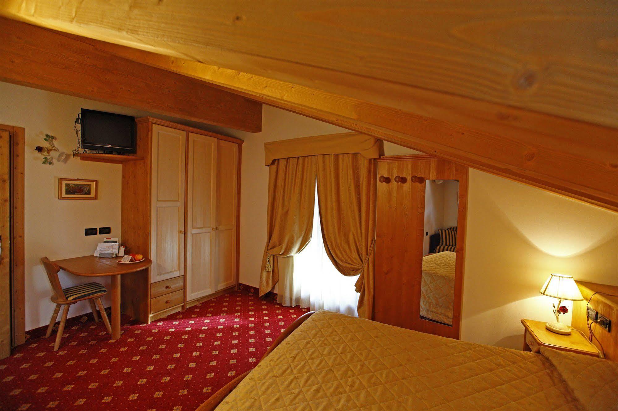 Hotel Il Maniero Ossana Exteriér fotografie