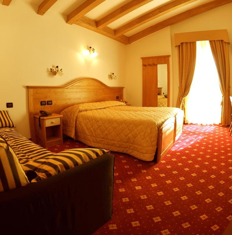 Hotel Il Maniero Ossana Pokoj fotografie